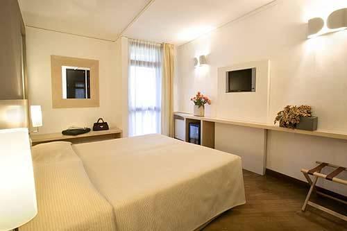 Country Hotel Borromeo Peschiera Borromeo Ngoại thất bức ảnh